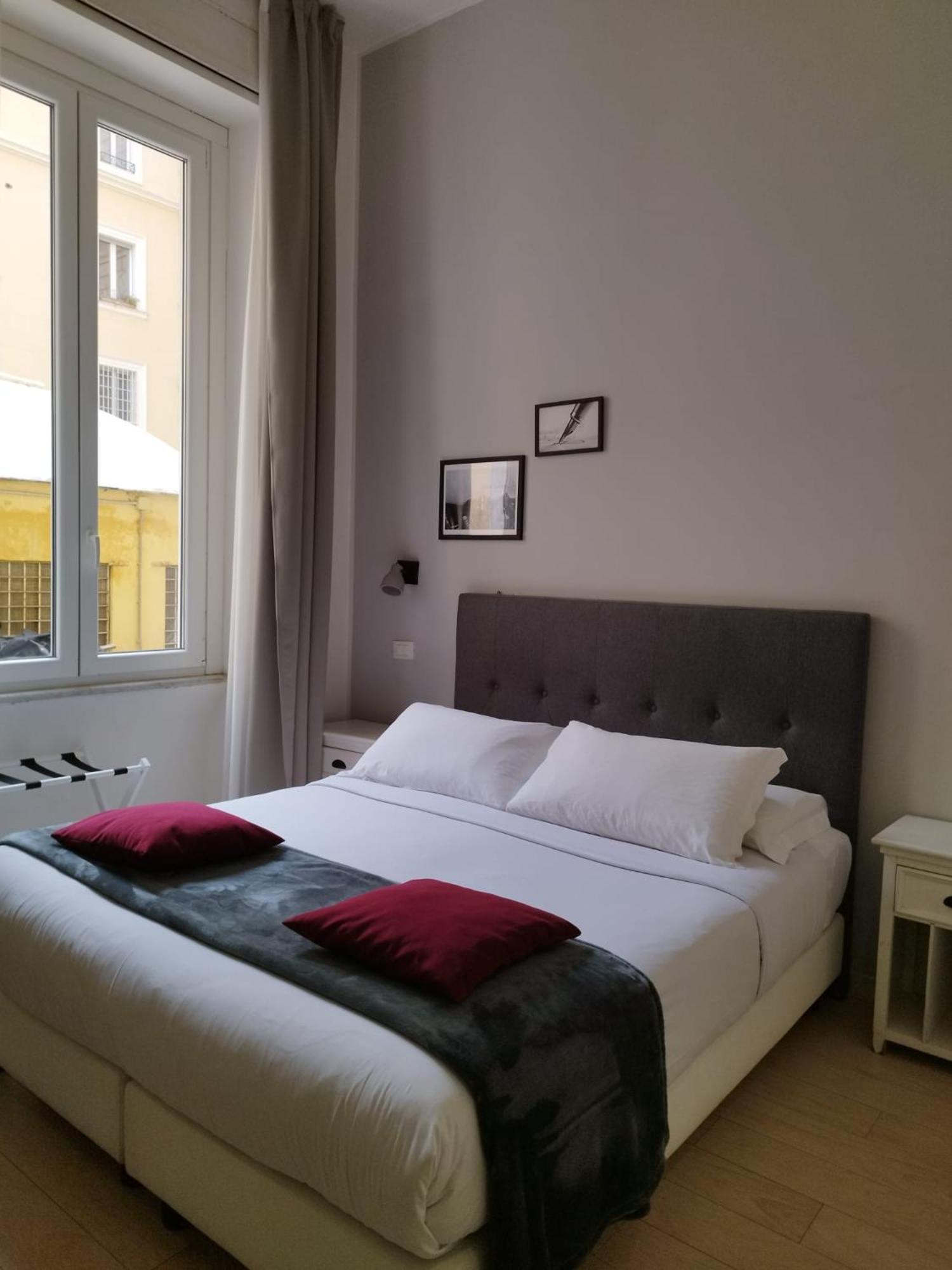 Ad Cavour Luxury Rooms - By Ad Roma — Photos 3